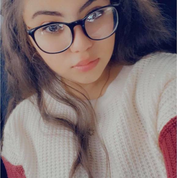 Poshmark profile picture for @jfahmy